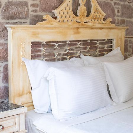 Cunda Mor Limon Otel Ayvalı Esterno foto