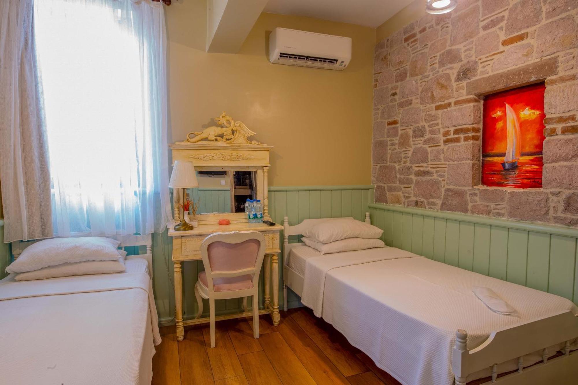 Cunda Mor Limon Otel Ayvalı Esterno foto