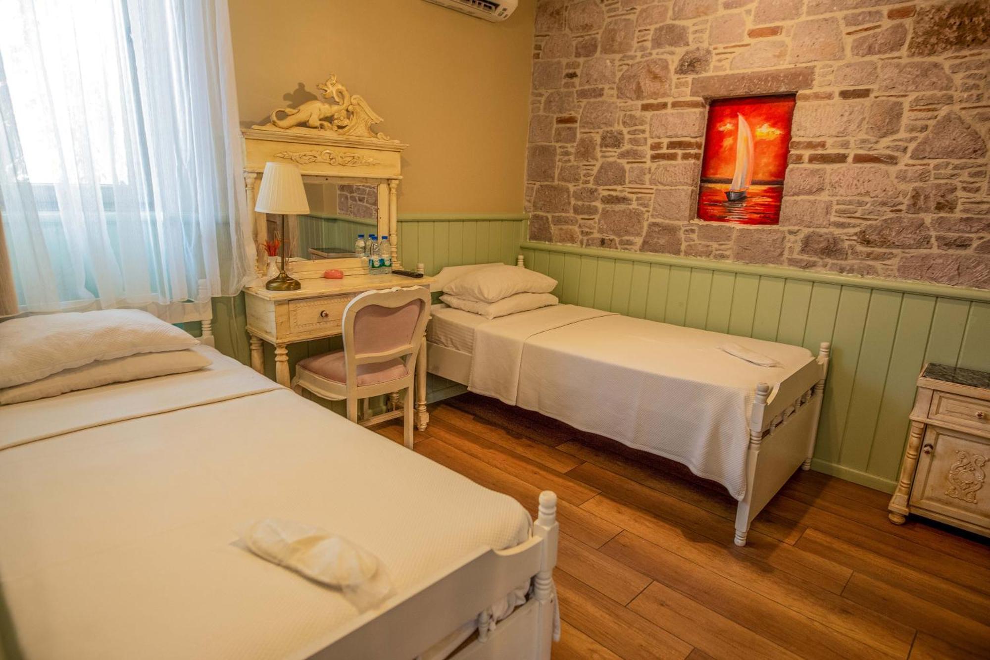 Cunda Mor Limon Otel Ayvalı Esterno foto